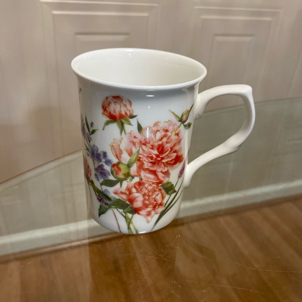 - Stechcol Gracie Bone Floral/Bird China Tea/ Coffee Mug NEW